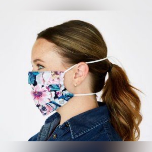 ✨Vera Bradley✨Scattered Wildflowers✨Enchanted Garden✨Womens Pleated Face Masks✨ - Picture 6 of 6